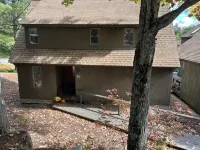 Experience lake life! Beautiful, light-filled Grantham condo near Lake Sunapee - WiFi