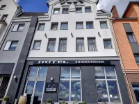 Hotel Zamek Centrum Hotels near Duke's Stable