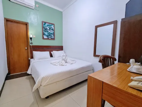 Hotel Wisata Baru - Pysäköinti