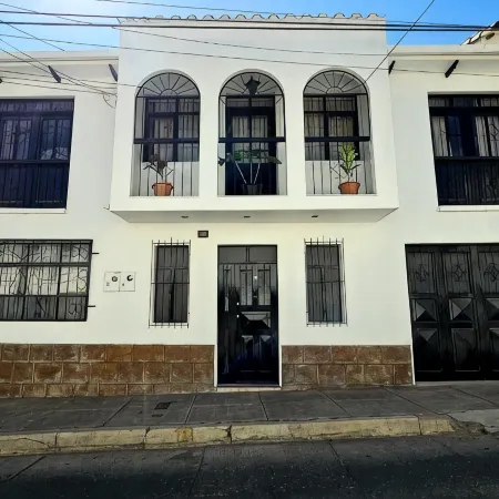 Santa Teresa Alley Hostel Отели в г. Сукре