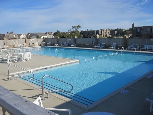 KH Escape! Pool+Tennis+Basketball+0.8 mi to Beach!