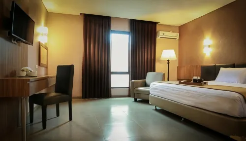 Raden Wijaya Hotel & Convention