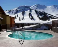 Mammoth Mountain Inn - Pools
