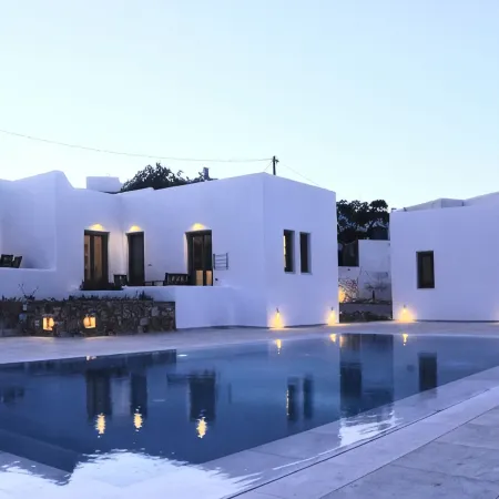 Ionathan Koufonisia Suites