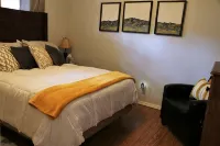 Cozy Updated Townhouse with Private Deck and Mountain Views - 마운틴 뷰