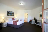 Bowen Inn Motel - 4-Star