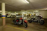 Days Inn & Suites by Wyndham Sault Ste. Marie on - parking
