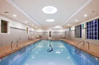 La Quinta Inn & Suites by Wyndham Tulsa - Catoosa Route 66 - Pools