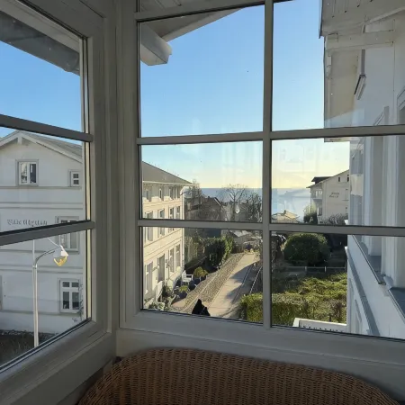 Villa Rosengarten - Holiday apartment with sea view in the old town of Sassnitz