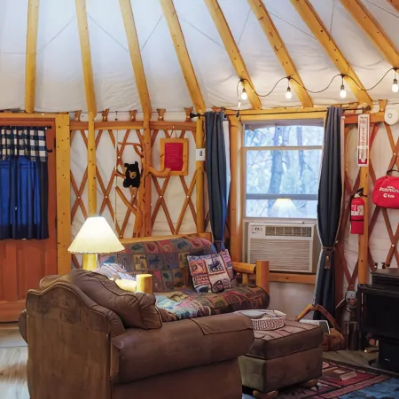 Blue yurt, out in the woods! Unplugged, you are out in nature away from it all.