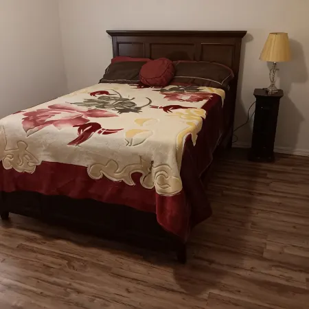 Charming 3-bedroom house, WiFi, AC, in tranquil beautiful Russellville near Lake