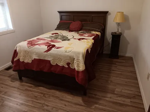 Charming 3-bedroom house, WiFi, AC, in tranquil beautiful Russellville near Lake - Homestays