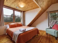 Secluded & Tranquil Retreat for 14 in the Poconos – Firepit/Games/Stargazing+ Hotels in Lake Ariel