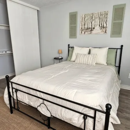 Fully Furnished 1-bedroom apartment in the medical district of charming Lufkin