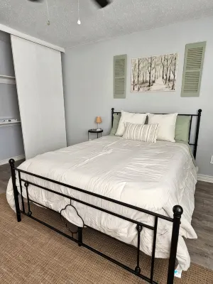 Fully Furnished 1-bedroom apartment in the medical district of charming Lufkin - Gym