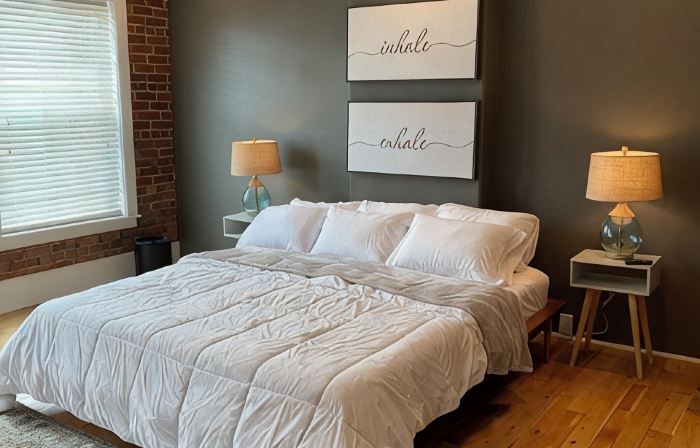Beautiful Apartment, Located Directly on Market Street
