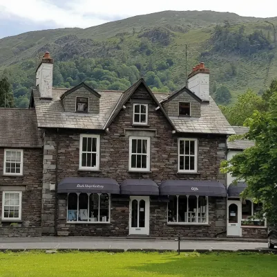 Newly refurbished 2 bedroom, 2 bathroom apartment right in the heart of Grasmere - Homestays