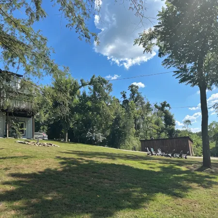 Cardinal's Nest - Secluded 9+ Acres, 3,000+ sq. ft., firepit in Columbia, TN