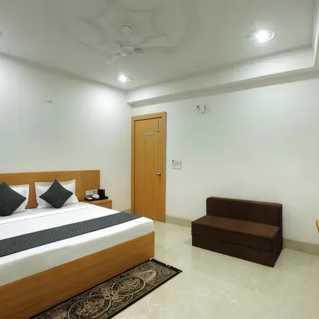 Hotel Dwarkadhish Plaza