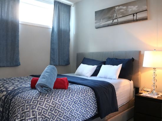 Homely 2Bdr Suite w/ Self Check-in / Steps from Shopping, Shc & Near Deerfoot