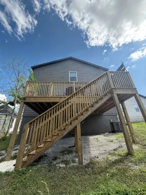 Spacious, Private, Cozy and Close to Downtown Rogers, AR  & Trails - 4-Star