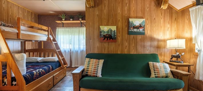 Cozy Cabin with an RV &Camper Hookup Pet Friendly Peaceful & Relaxing Hoteles en Condado de Steuben