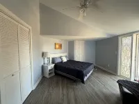 Horse lovers paradise with 2 bedrooms and WiFi, AC in Lake Geneva Hotels in Lyons