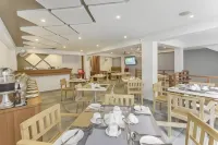 Kuredhi Beach Inn - breakfast