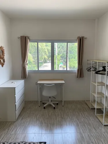 รูปภาพของSpacious Room • Workspace & WiFi • Room 1