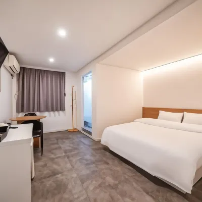 Jongno (Daehakro) Hyehwa Inn Отели рядом с достопримечательностью «Опера Нораебанг»