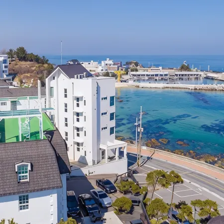 Gangneung Jumunjin M9 Pension Отели рядом с достопримечательностью «Порт Чумунджин»