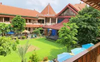 Hotel Galuh Prambanan - parking