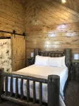 8 miles to Mount Rushmore - Sleeps 2 - King Bed - Feriehus