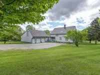 Prime Location! Luxe Home on Darling Hill w/ Direct Kingdom Trails Access Onsite Hotels in Burke
