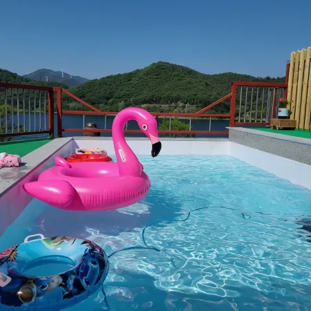 Cheongdo Heehee Nakrak Pool Villa Pension