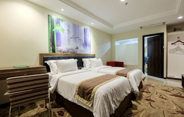 Travellers Hotel Phinisi