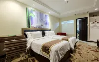 Travellers Hotel Phinisi - parking