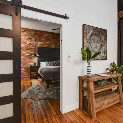 A Cleveland Modern and Historic Apartment Unit 105 Hotels near Cleveland Hopkins International Airport