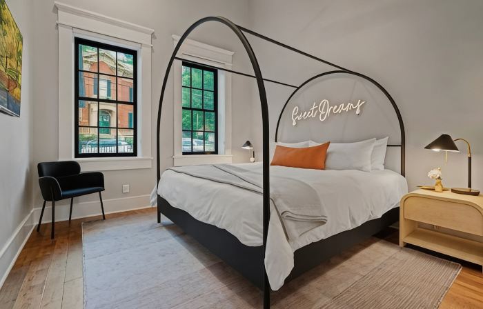 Ulysses Suites, Suite 301