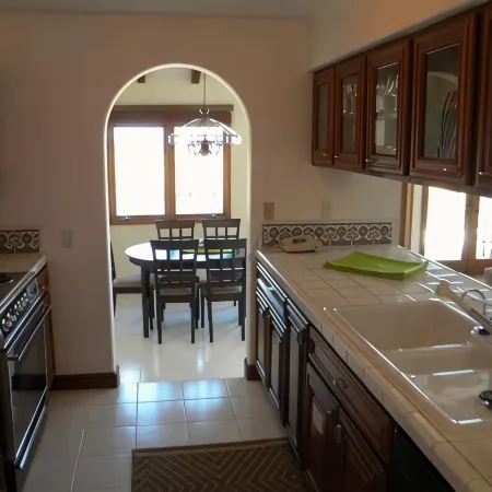 Spacious Hamilton Cove Condo With Golf Cart Included.