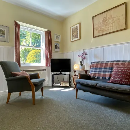 Situated in a Quiet Location With Off-street Parking. Ideal for Couples