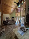Centerport GetAway, Family size cabin. Near restaurants, golf and AU football - Chalets