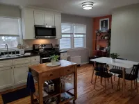 2CHICAGO Train 1MI/WIFI/KING/Free parking/Fox River Bike Trail - Apartments