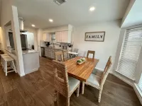 Central, Familial, w/ GAME Room, FIRE Pit, KING Bed ★ 4.6 mi from DFW Airport+ - Kitchens