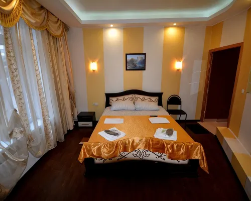 Owl Hotel berhampiran Stesen Vykhino