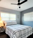 Blue Door House ! - 4-Star