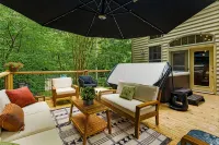 AVL Estate: 5K sq ft, Golf Sim, Speakeasy, Hot Tub, Sauna, Sleeps 20 + 2 pets