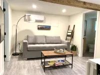 Quaint, Clean and Modern Home - 방갈로