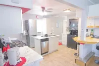 Niagara Falls cottage, close to all amenities.