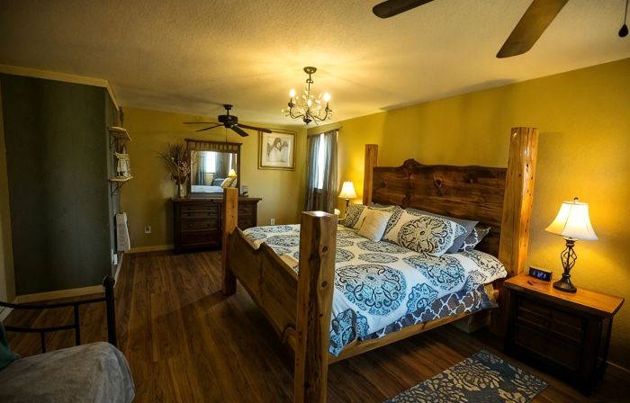 Climb On Inn-RRG- 3BD & 2BA - Outdoor Adventure Paradise- Pet Friendly -Cozy